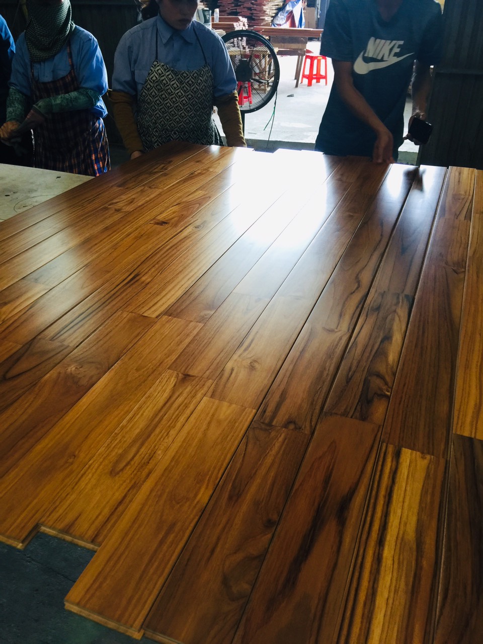 ván sàn gỗ teak